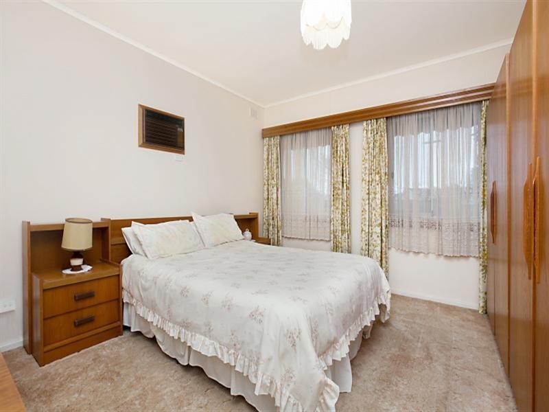 28 St Leonard Crescent, Elizabeth Downs SA 5113