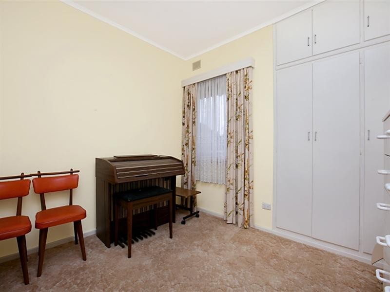 28 St Leonard Crescent, Elizabeth Downs SA 5113