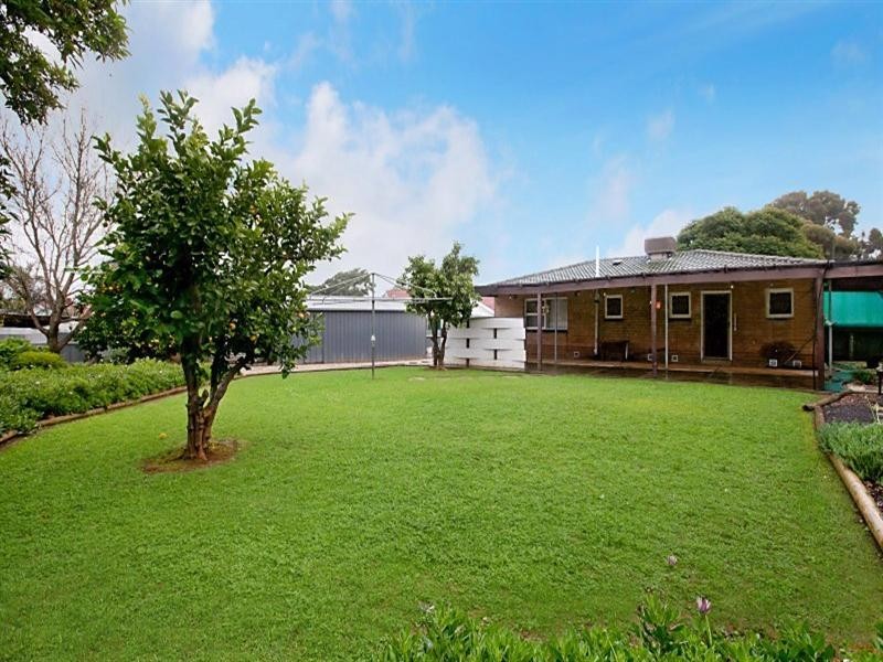 28 St Leonard Crescent, Elizabeth Downs SA 5113