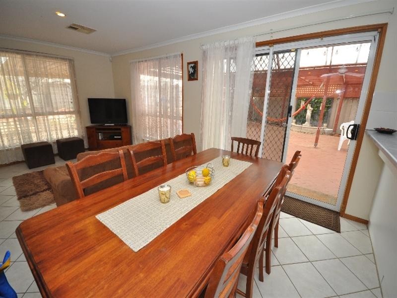 6 Andrews Court, Reid SA 5118