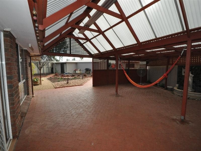 6 Andrews Court, Reid SA 5118