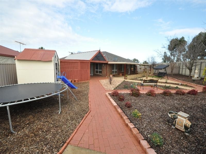 6 Andrews Court, Reid SA 5118
