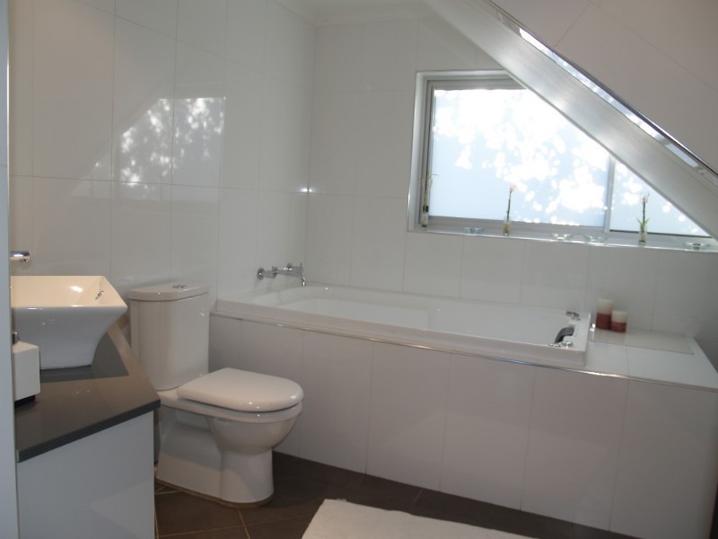 8 Vivyan Close, Denistone NSW 2114