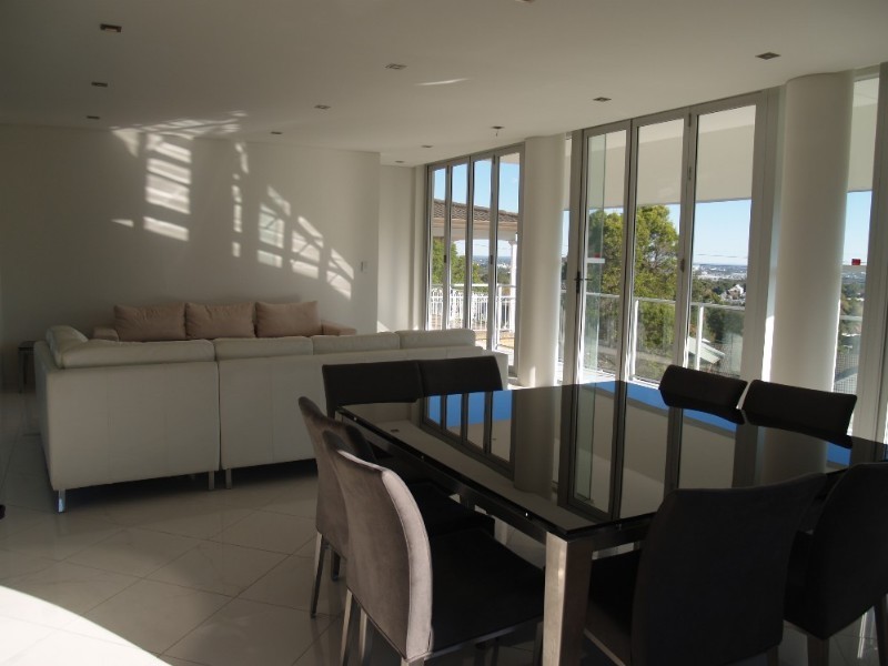 8 Vivyan Close, Denistone NSW 2114