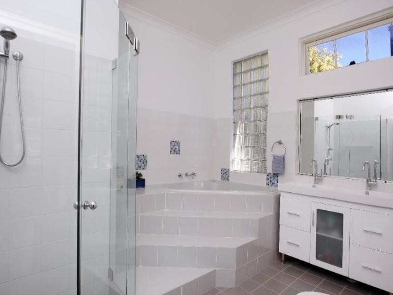 21 Hillcrest Avenue, Gladesville NSW 2111