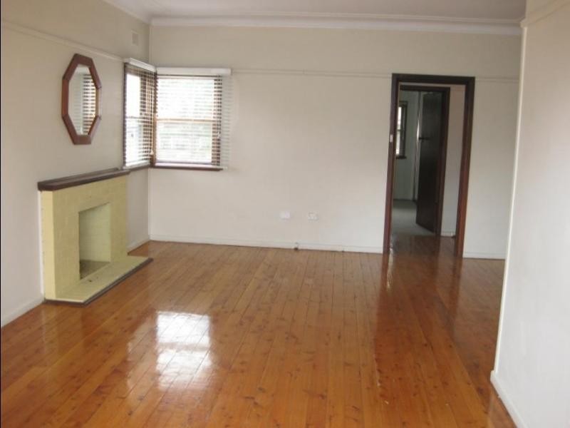 15 Binalong Road, Pendle Hill NSW 2145