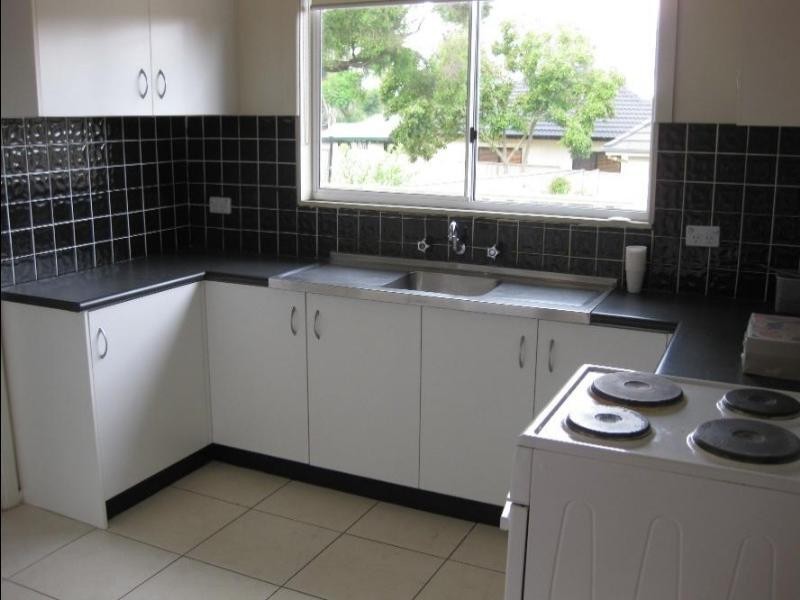 15 Binalong Road, Pendle Hill NSW 2145