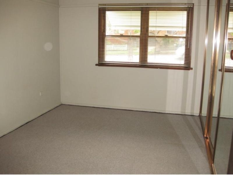 15 Binalong Road, Pendle Hill NSW 2145