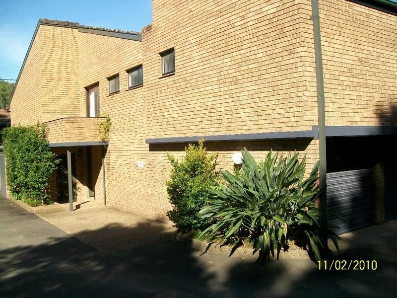 8/13 Busaco Road, Marsfield NSW 2122