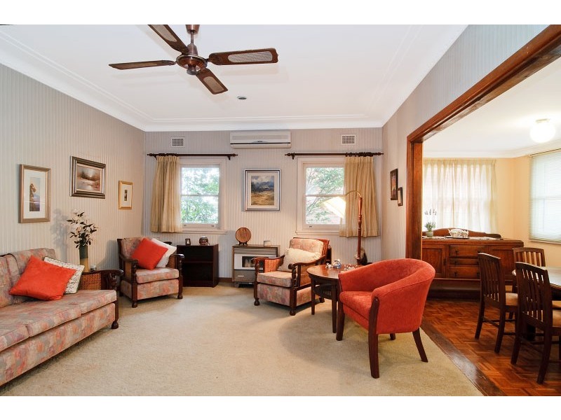 8 Birdwood Street, Denistone East NSW 2112