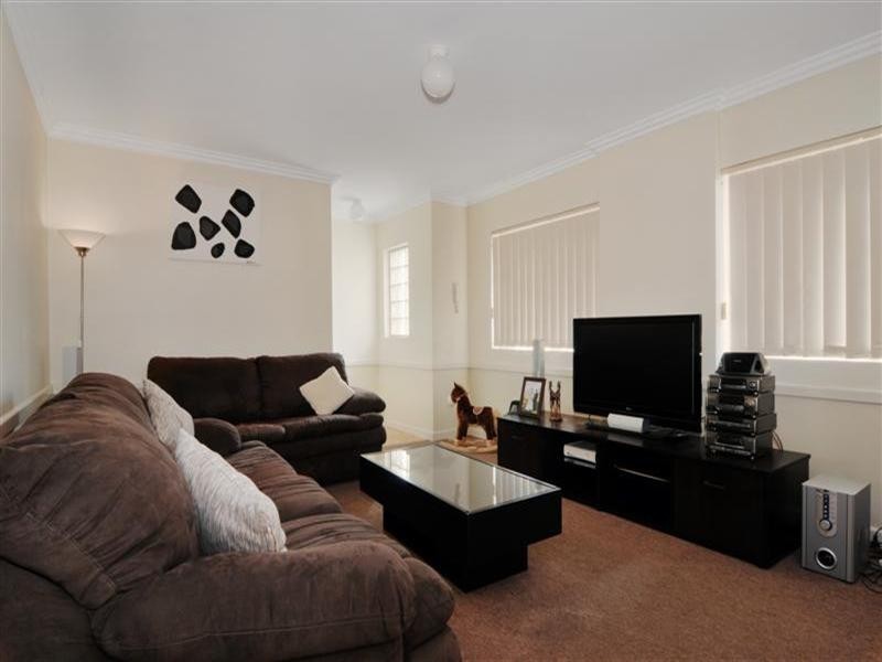 Unit 2/2 Edward Street, Ryde NSW 2112