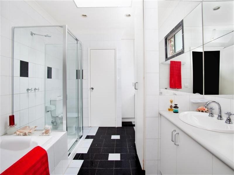 8 Avon Road, North Ryde NSW 2113