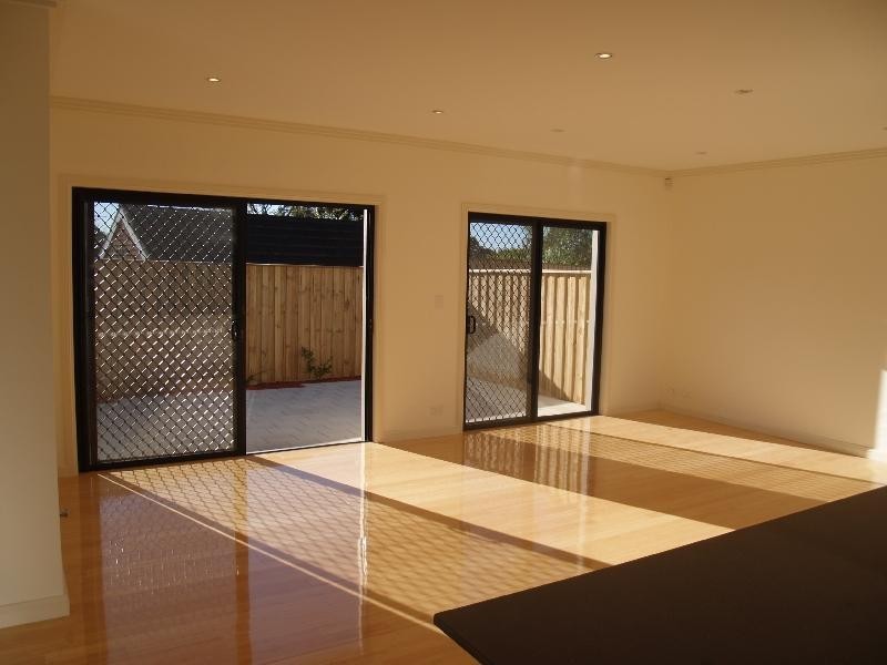 2/167 North Road (Cnr Ferrabetta Ave), Eastwood NSW 2122