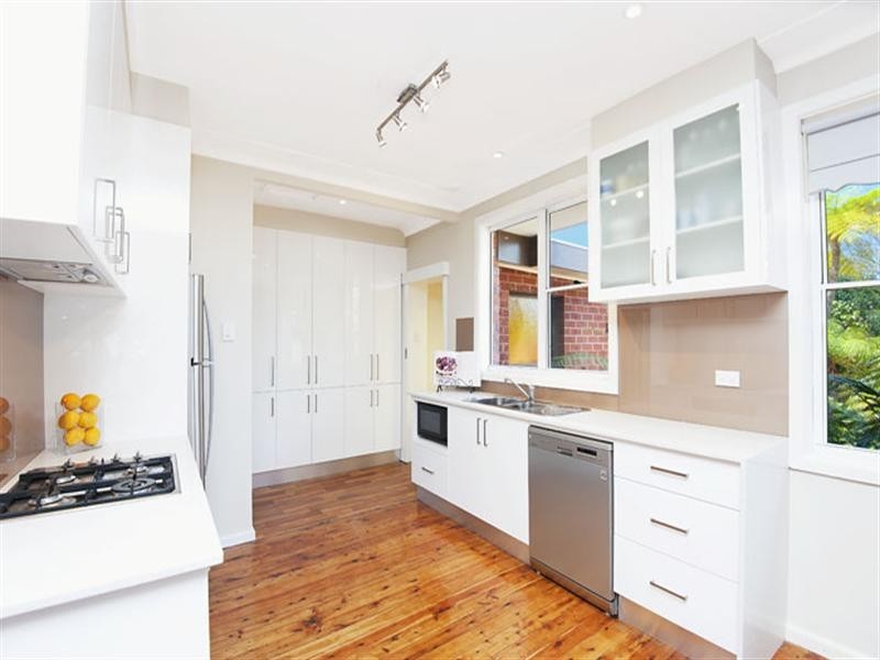 61 Cressy Road, East Ryde NSW 2113