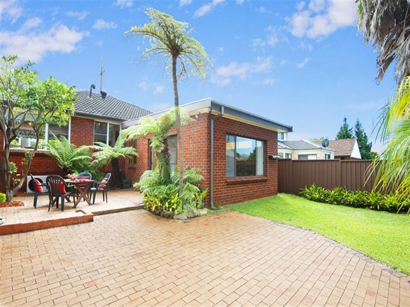 61 Cressy Road, East Ryde NSW 2113