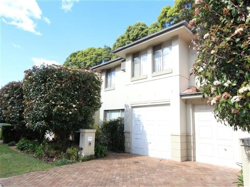 10 Lancaster Drive, Marsfield NSW 2122