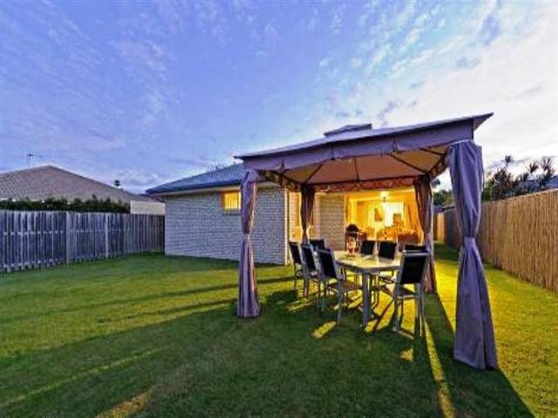 3 Elimbah Street, Pacific Pines QLD 4211