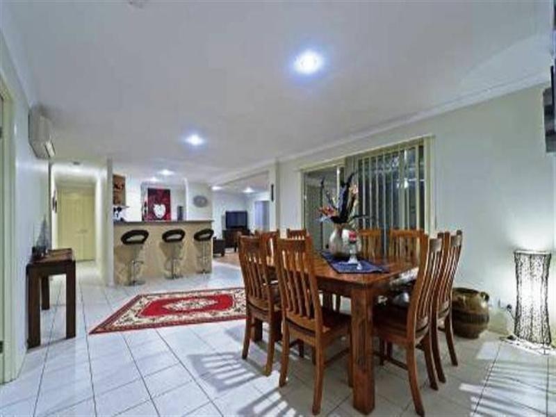 3 Elimbah Street, Pacific Pines QLD 4211