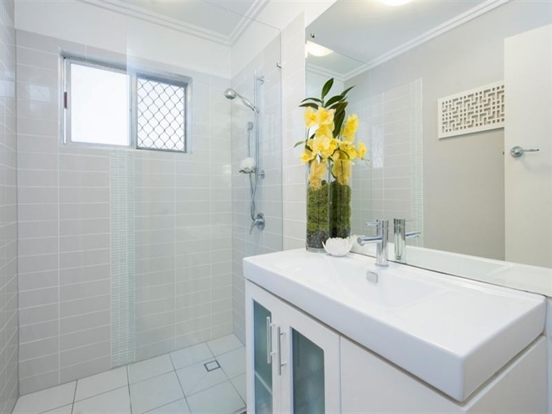 12 Goorawin Street, Runaway Bay QLD 4216