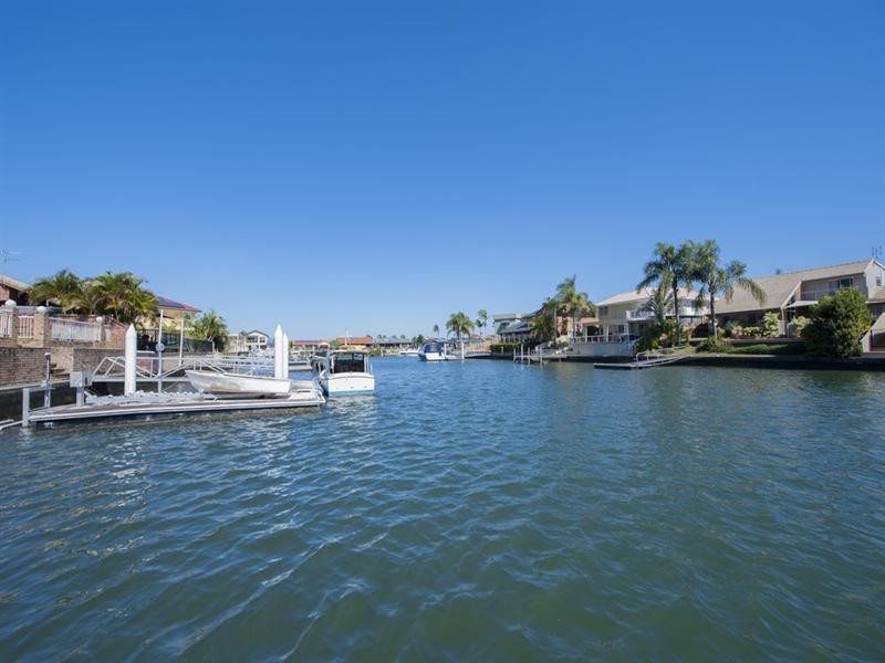 12 Pebble Beach Drive, Runaway Bay QLD 4216