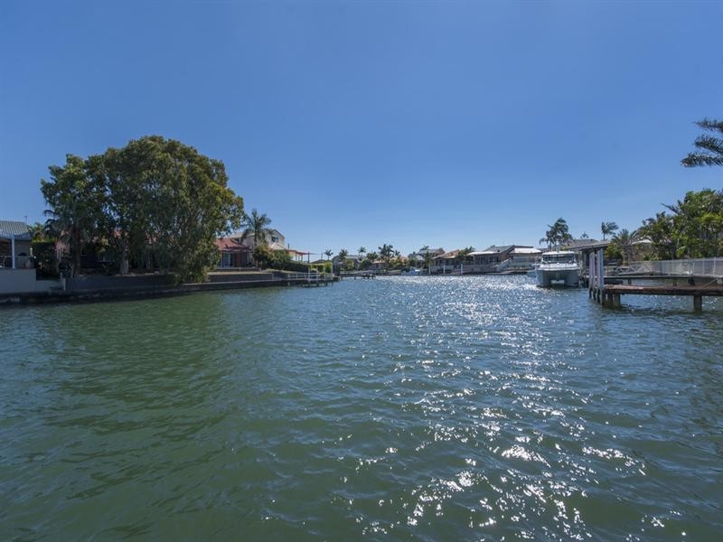 12 Pebble Beach Drive, Runaway Bay QLD 4216