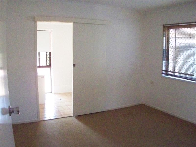 273 Bayview Street, Hollywell QLD 4216