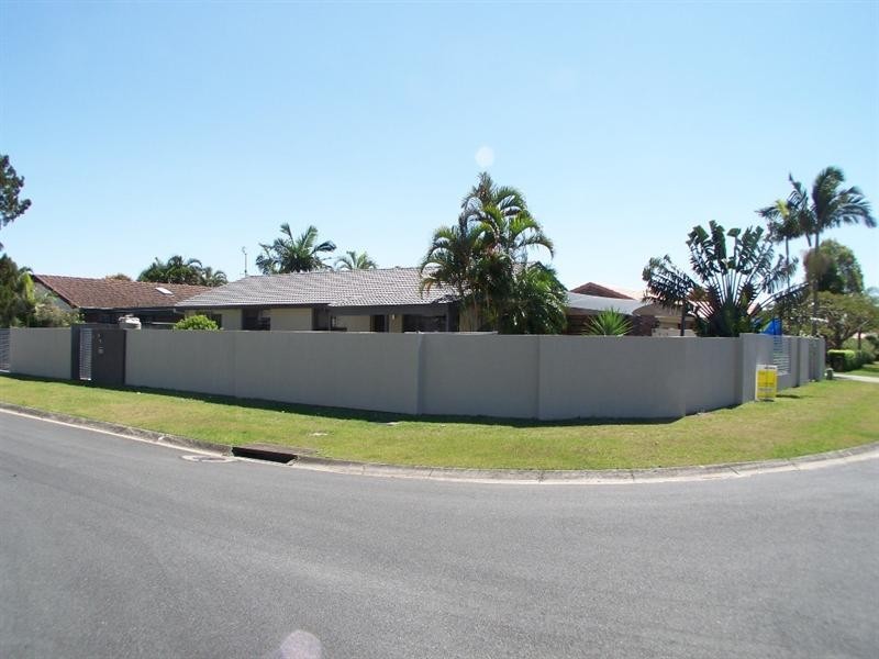 1 Pampas Court, Hollywell QLD 4216