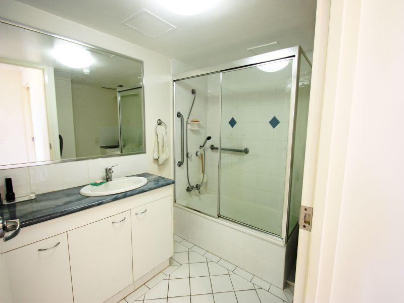 3A/114 Marine Parade, Southport QLD 4215