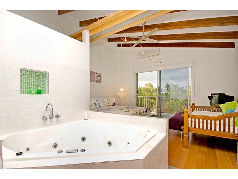 Paradise Point QLD 4216