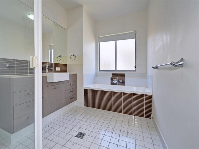 734/66 Sickle Avenue, Hope Island QLD 4212