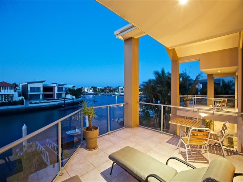 41 King Charles Drive, Sovereign Islands QLD 4216