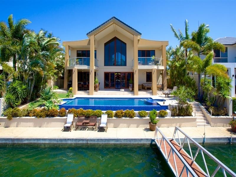 41 King Charles Drive, Sovereign Islands QLD 4216