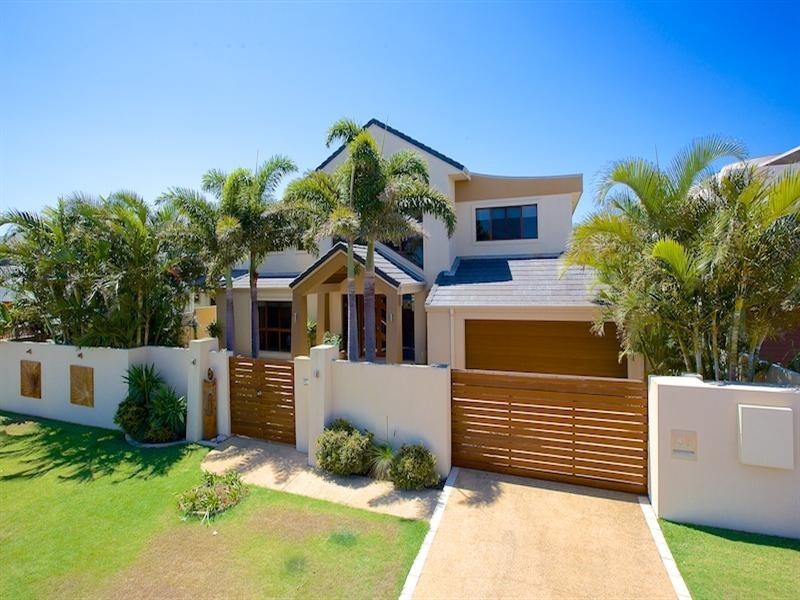 41 King Charles Drive, Sovereign Islands QLD 4216
