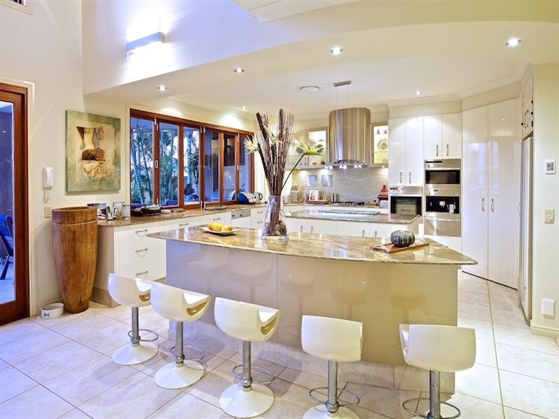 41 King Charles Drive, Sovereign Islands QLD 4216