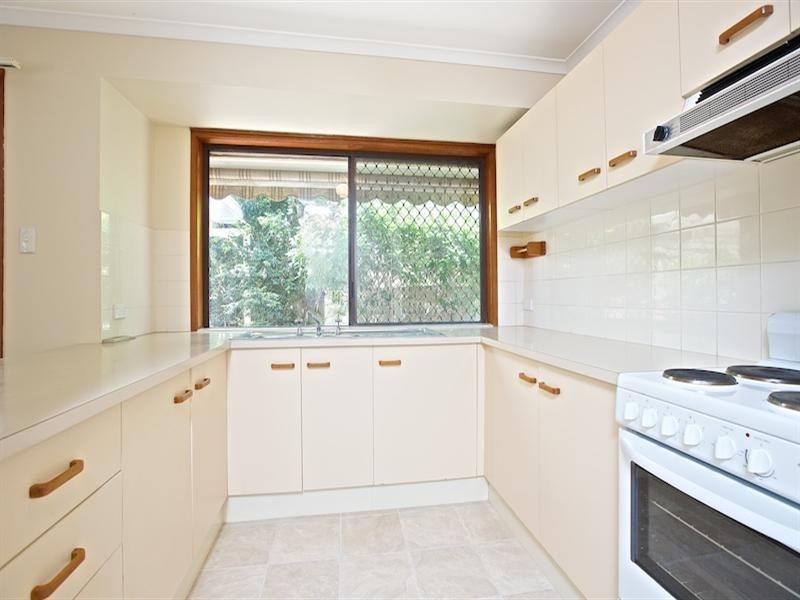 2/8 Botanical Drive, Labrador QLD 4215