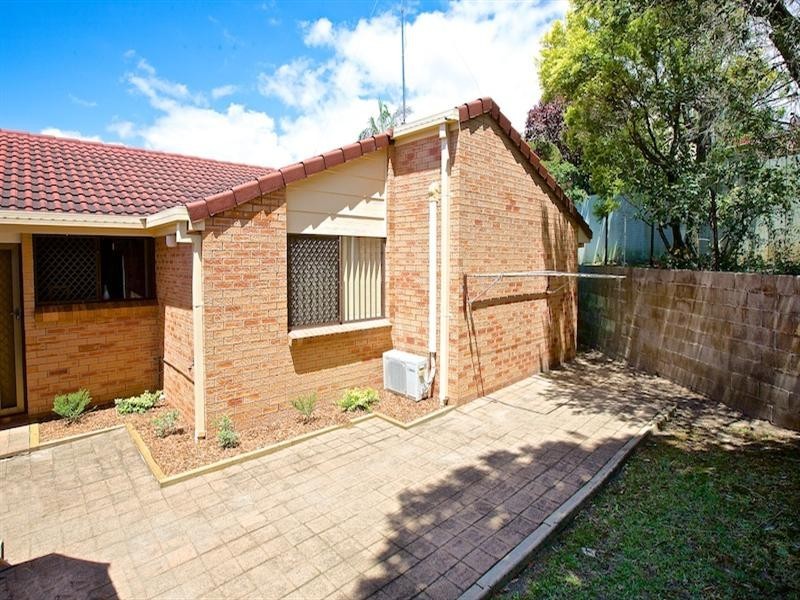 2/8 Botanical Drive, Labrador QLD 4215