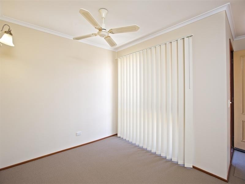 2/8 Botanical Drive, Labrador QLD 4215