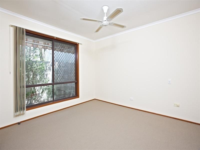 2/8 Botanical Drive, Labrador QLD 4215