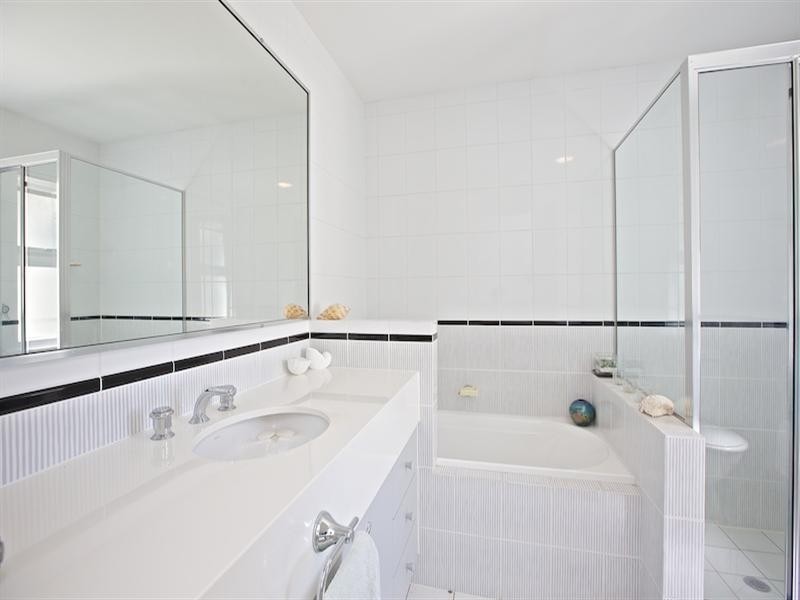 5376 Bay Hill Terrace, Hope Island QLD 4212