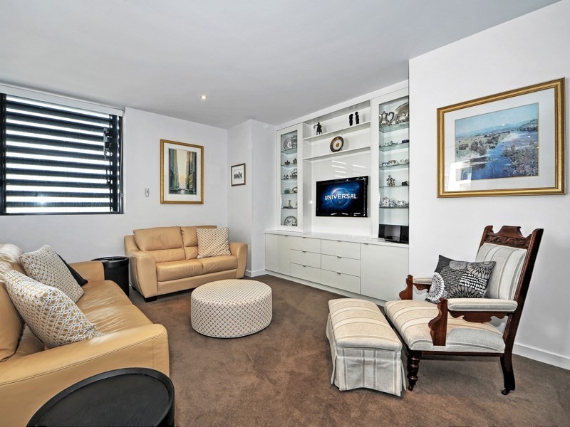 1305/1 Sunset Avenue, Paradise Point QLD 4216