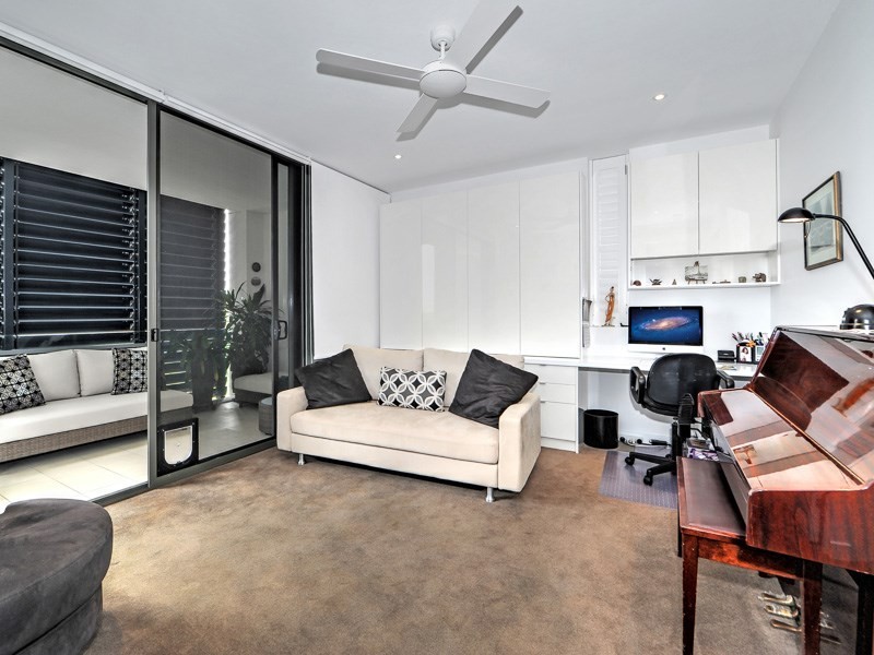 1305/1 Sunset Avenue, Paradise Point QLD 4216