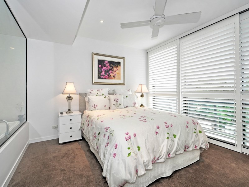 1305/1 Sunset Avenue, Paradise Point QLD 4216