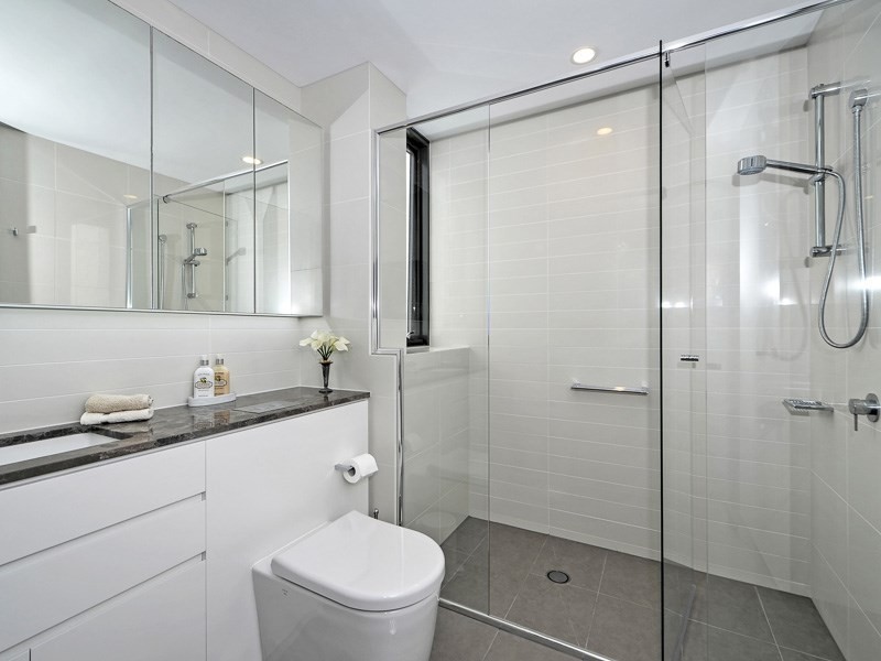 1305/1 Sunset Avenue, Paradise Point QLD 4216