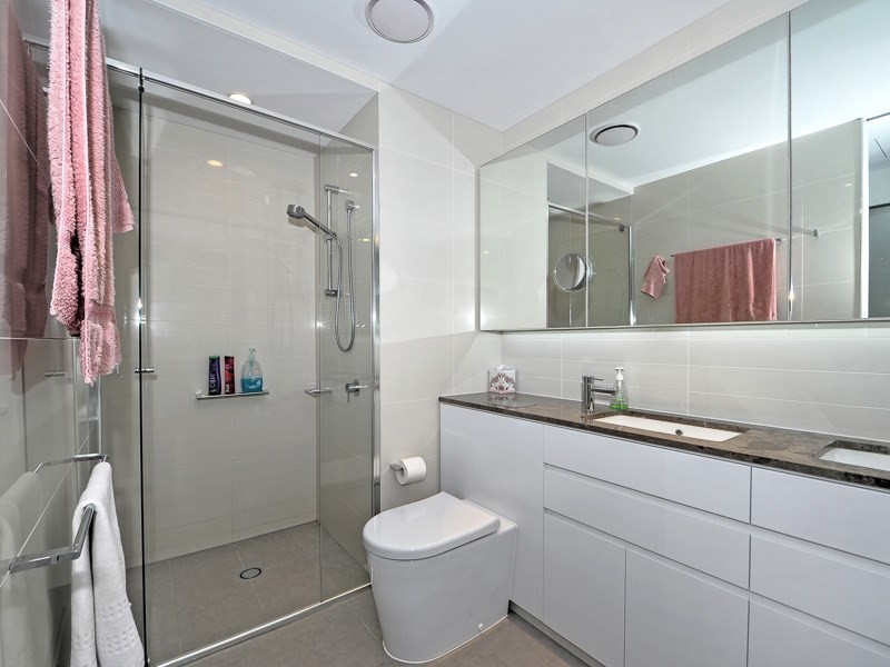 1305/1 Sunset Avenue, Paradise Point QLD 4216