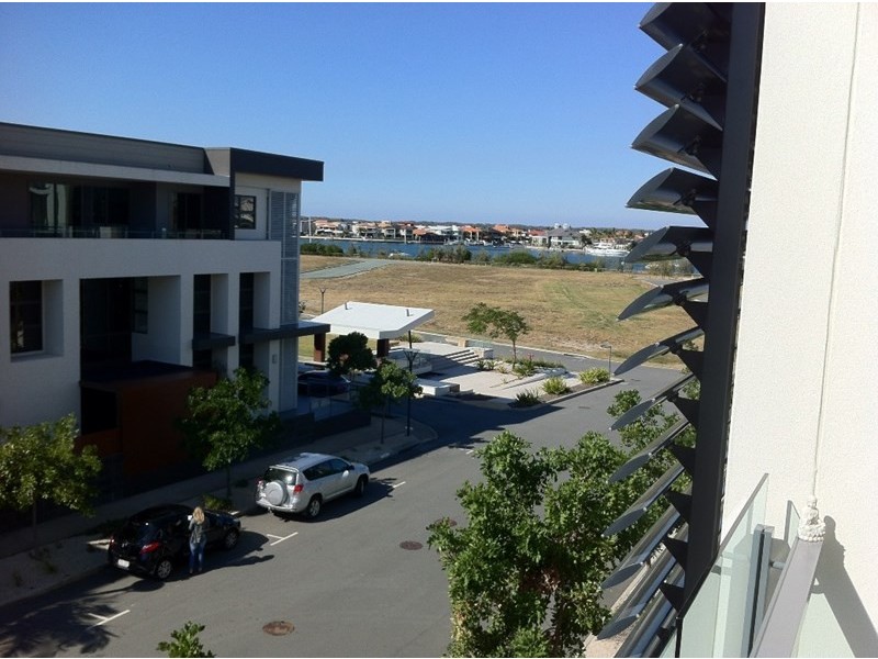 1305/1 Sunset Avenue, Paradise Point QLD 4216