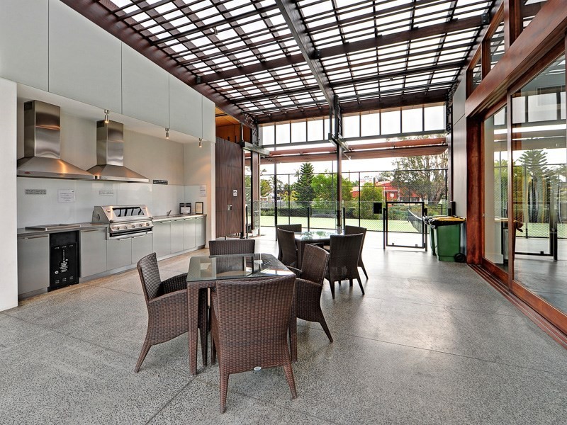 6404/323 Bayview Street, Hollywell QLD 4216