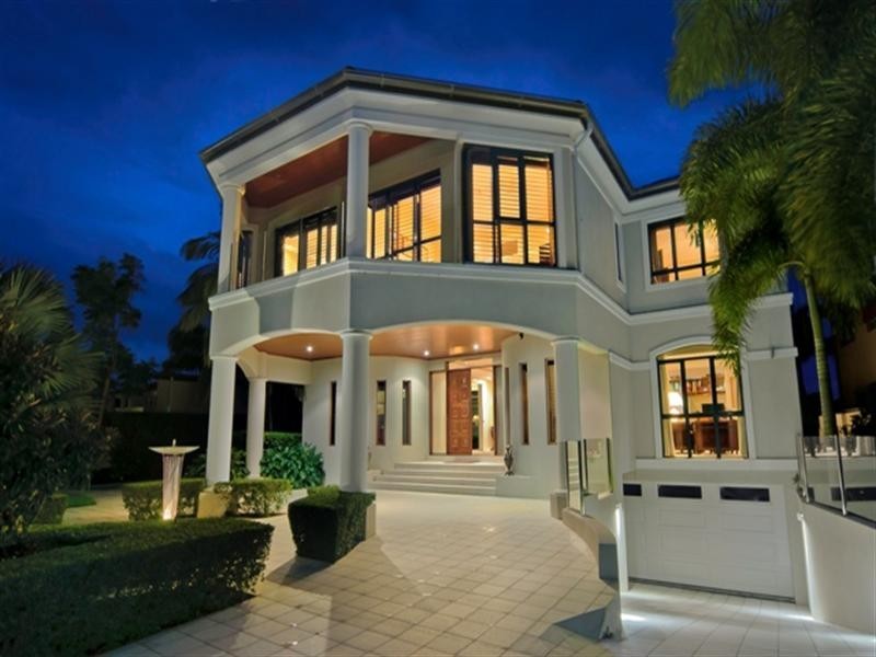 11 King James Court, Sovereign Islands QLD 4216