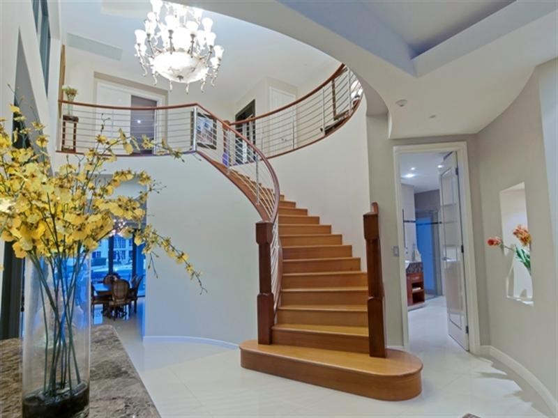 11 King James Court, Sovereign Islands QLD 4216