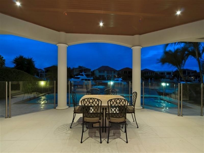 11 King James Court, Sovereign Islands QLD 4216