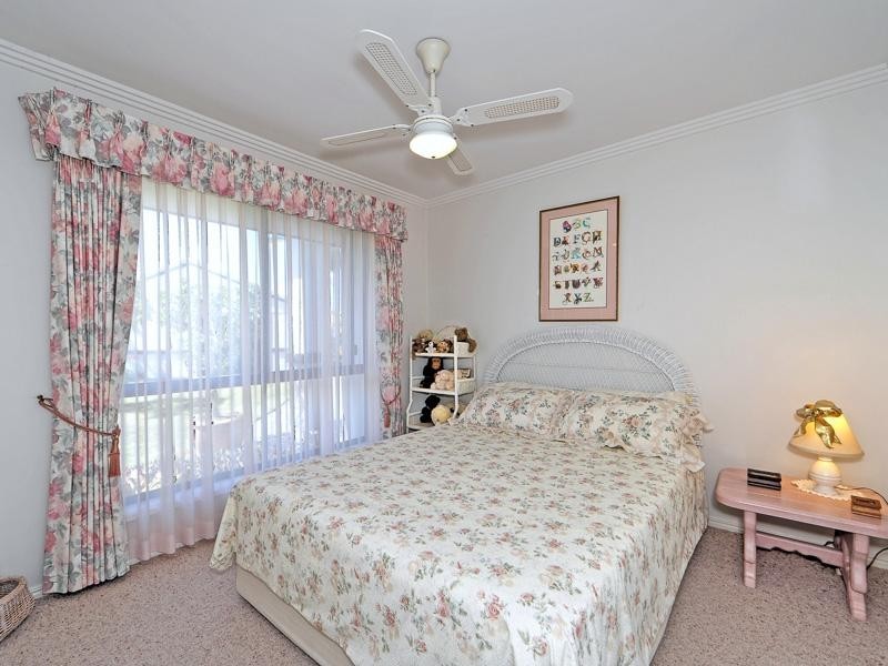 2 Glenwater Crescent, Helensvale QLD 4212